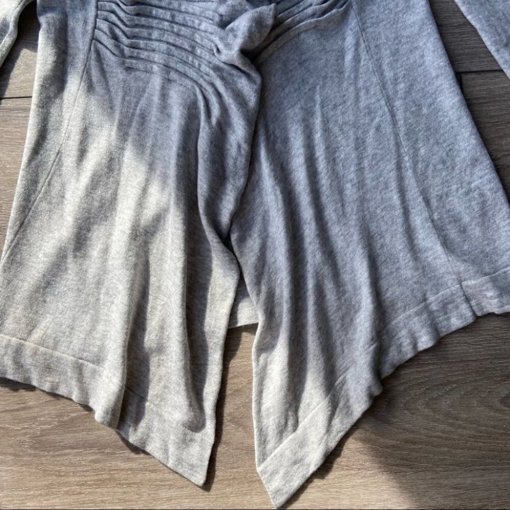 Line Ruched Front Ruffles Cash Cardigan - Picture 7 of 14